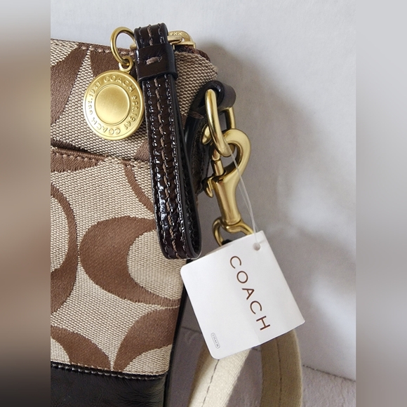 ✨️NWT✨️ Coach Signature Canvas & Leather Swing Pack Crossbody - 2008 - Picture 4 of 12